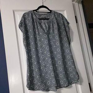 Flowy geometric pattern blouse